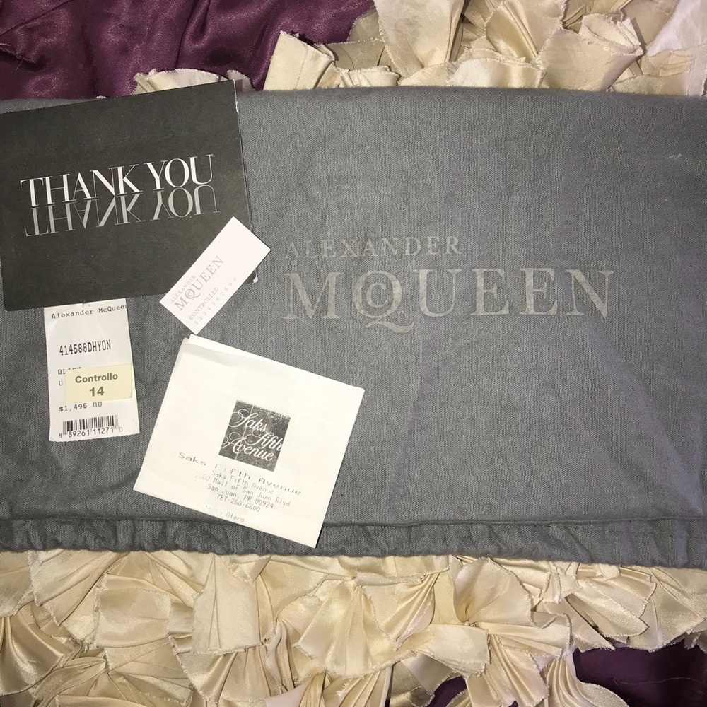 💯%authentic NWT Alexander McQueen blk Caviar bag - Picture 3 of 8